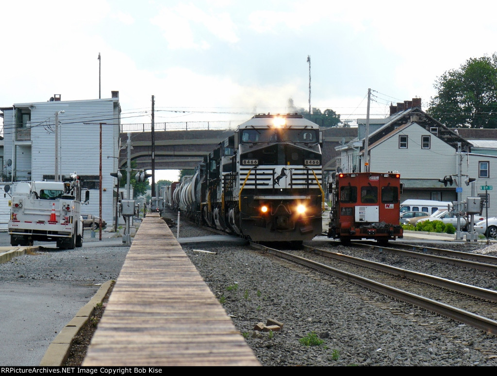 16N passes the tie gang at 4:31 p.m., crossing 8th Street 
